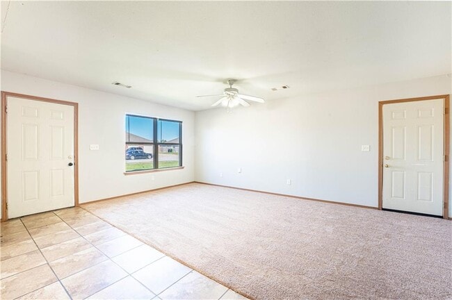 Building Photo - 414 E Southern Trace Dr