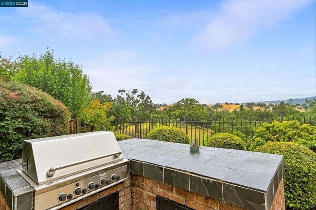 Building Photo - 111 Diablo Ranch Ct