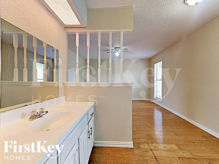 Building Photo - 3505 Glenda Dr