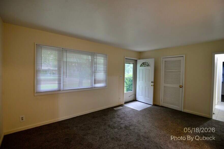 Building Photo - 138 Crestwood Dr