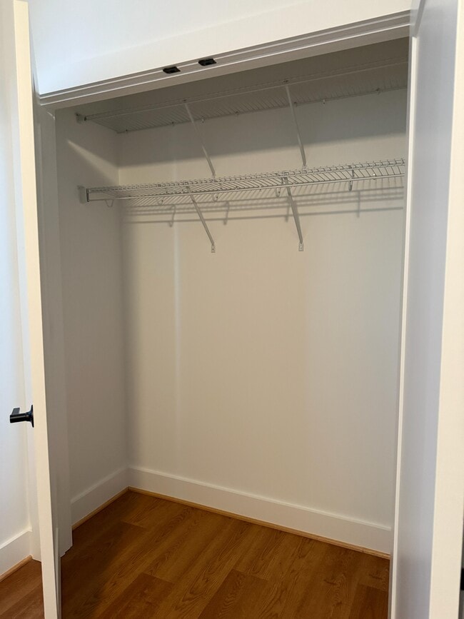 Building Photo - 909 Bainbridge St