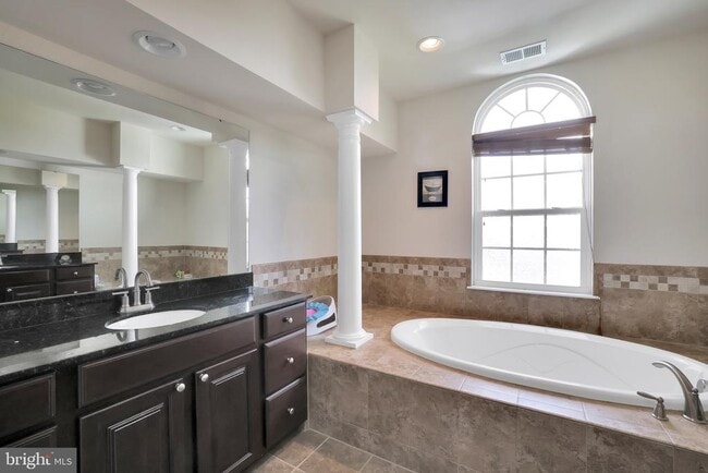 Building Photo - 8111 Alloway Ct