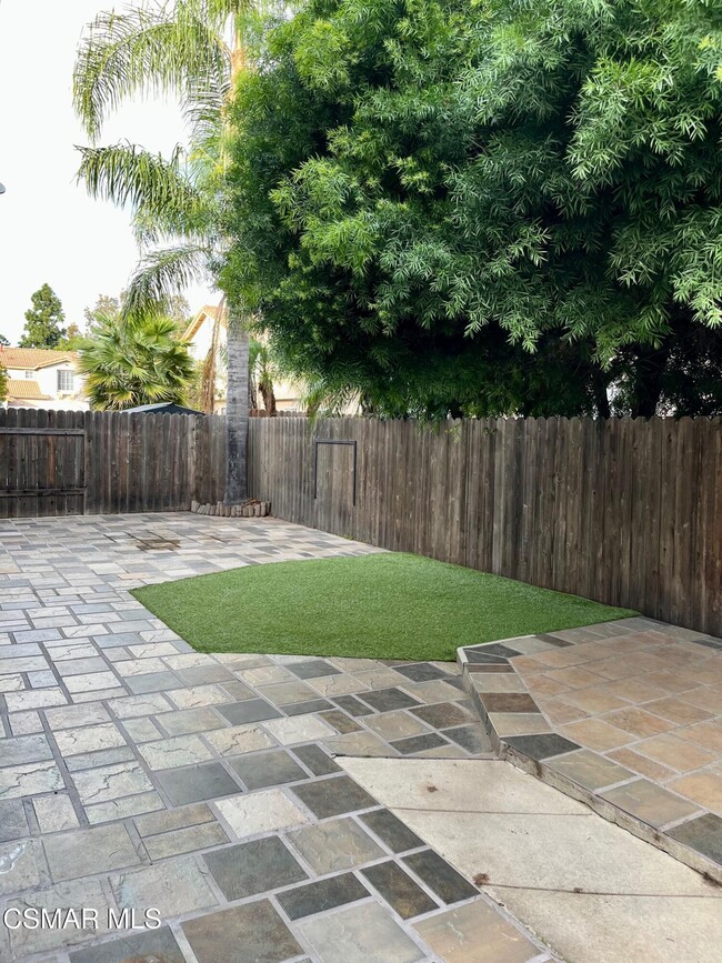 Building Photo - 658 Avenida Magdalena