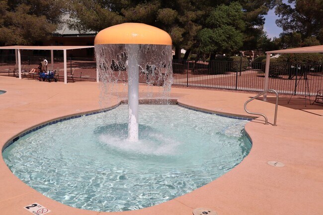 Building Photo - Your own resort! Splish Splash and Relax.