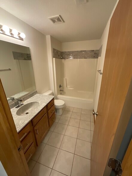 Building Photo - 1265 Winans Ave