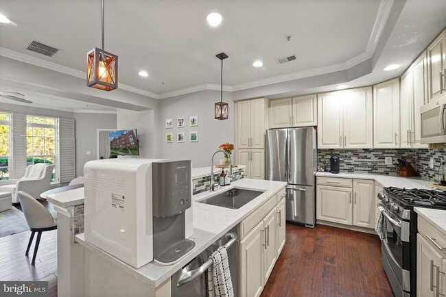 Building Photo - 43846 Artsmith Terrace