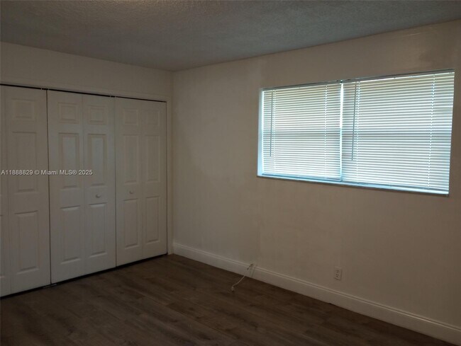 Building Photo - 5845 Blueberry Ct