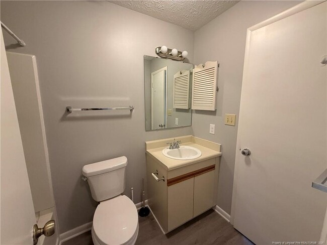 Building Photo - 663 Bartons Landing Pl