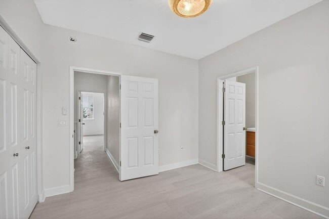 Building Photo - 695 Hibiscus St