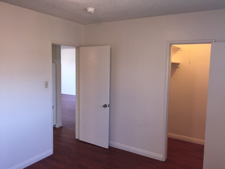 Entry to East Bedroom-Closet - 4047 160th St