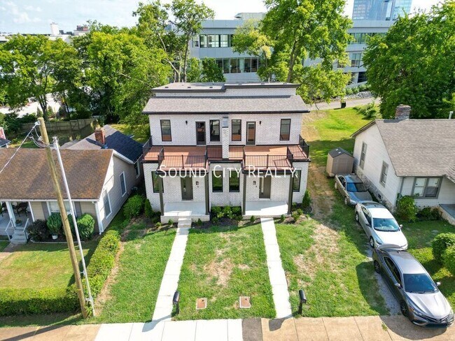 Building Photo - 2715 Delaware Ave