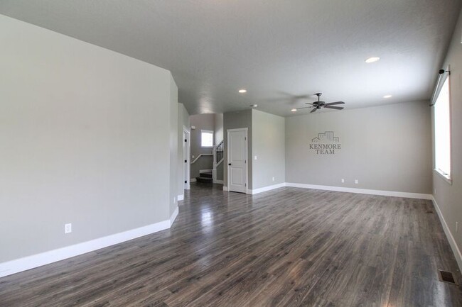Building Photo - 4380 S Anderson Pl