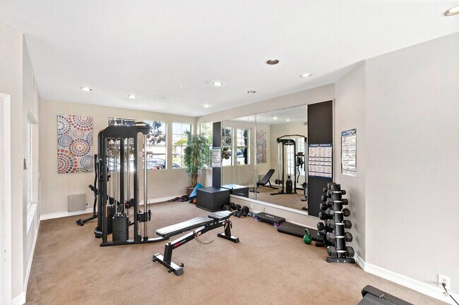 Building Photo - 44 Corniche Dr