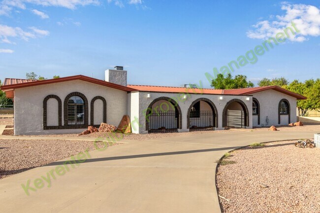Building Photo - Beautiful Gilbert Home with Shared Pool — Perfect Location & Modern Upgrades!