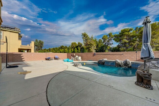 Building Photo - 4 Bedroom With a Pool in North Las Vegas- ...