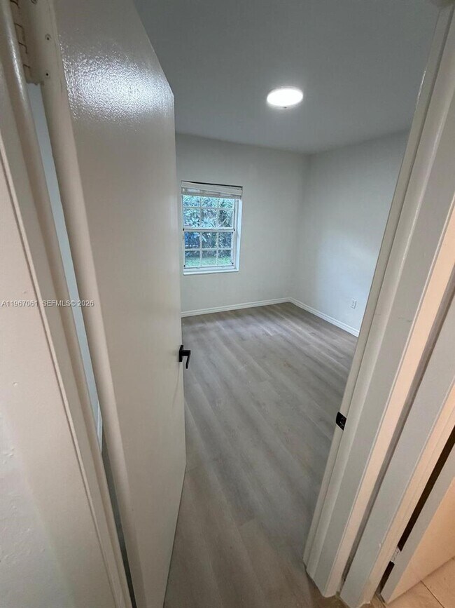 Building Photo - 4000 SW 16th Terrace