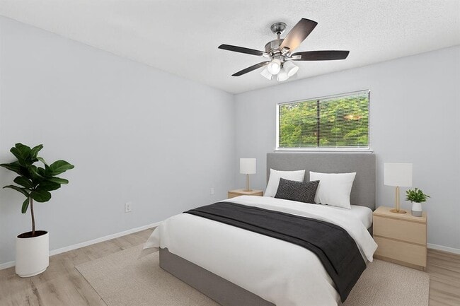 Building Photo - 618 Rollingway Dr