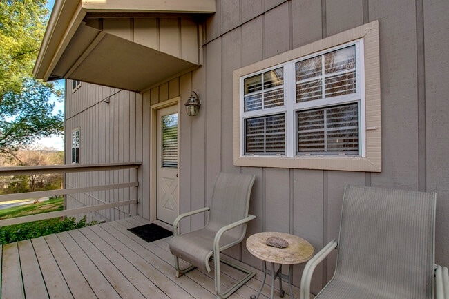 Building Photo - 308 Chota View Pl