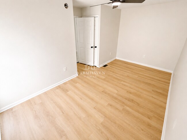 Building Photo - 931 Crestline Dr