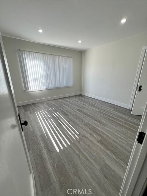 Building Photo - 635 Palm Dr