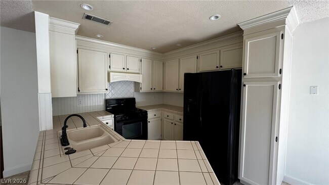 Building Photo - 3025 Harborside Dr
