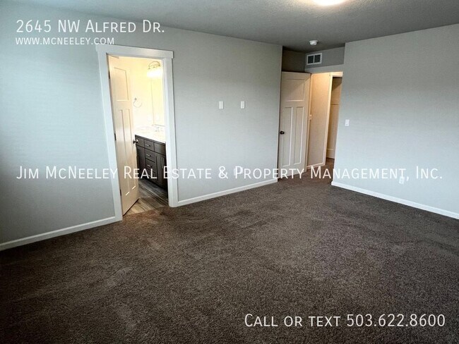 Building Photo - 2645 Alfred Dr