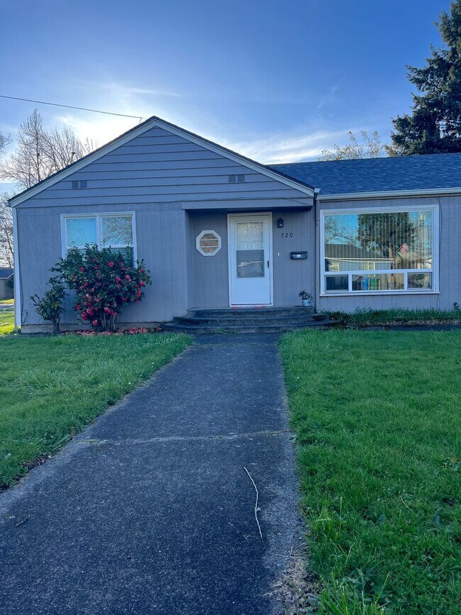Cute Duplex Bungalow 720 Bon Vue Dr Eugene OR 97402 Apartment Finder