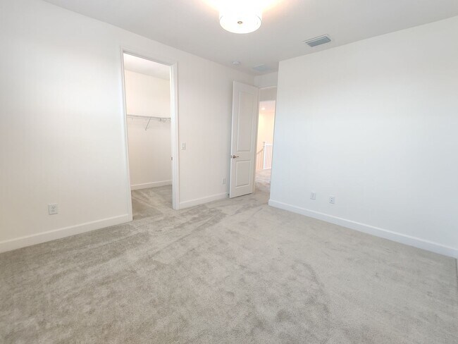 Building Photo - 32792 Tree of Life Ave
