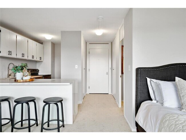 Building Photo - 15 S 1st St