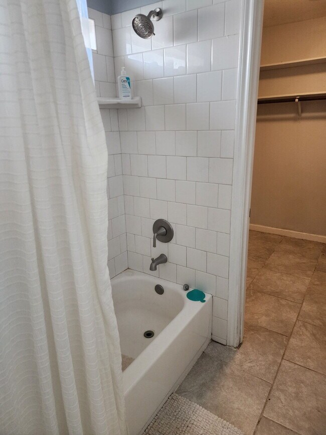 Building Photo - "Charming 4-Bedroom-3 Full Baths in College Station – Your Ideal Retreat Awaits!"