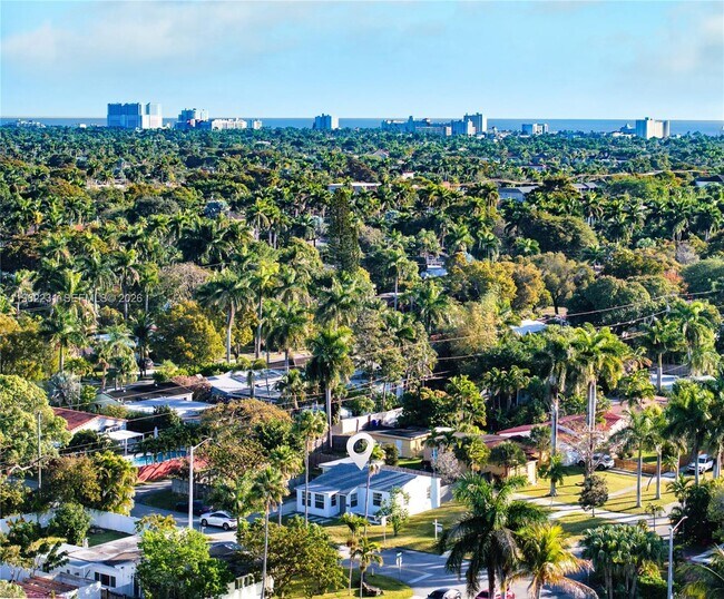 Building Photo - 1621 S 16th Ave