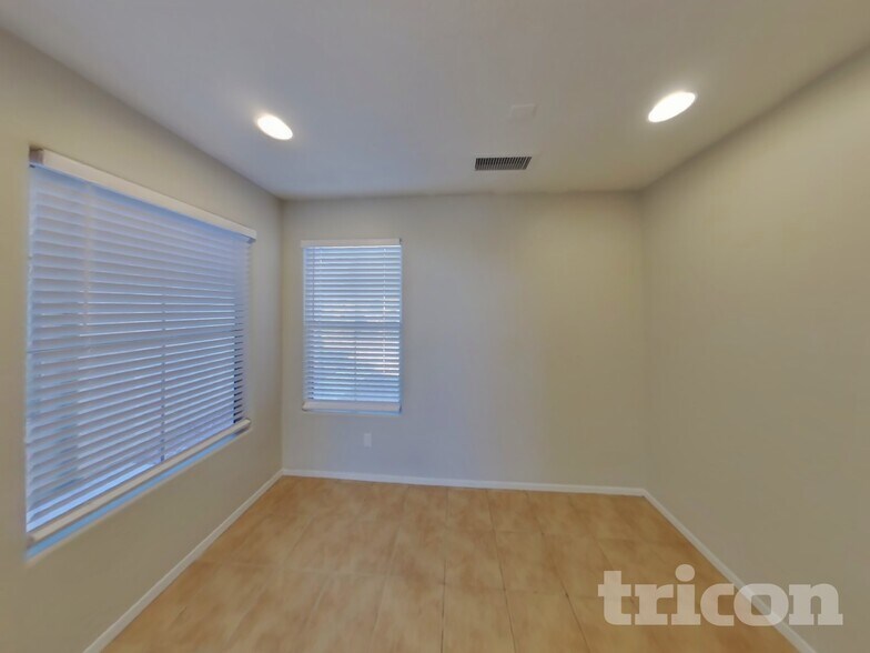 Building Photo - 8625 W Chickasaw St