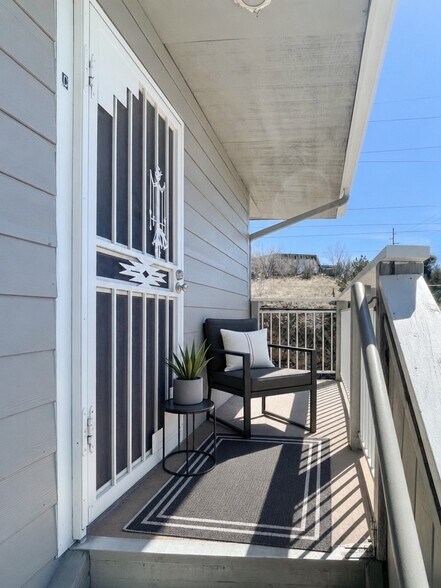 Patio - 701 Campbell St