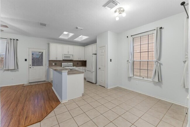 Building Photo - 12407 Salama Falls