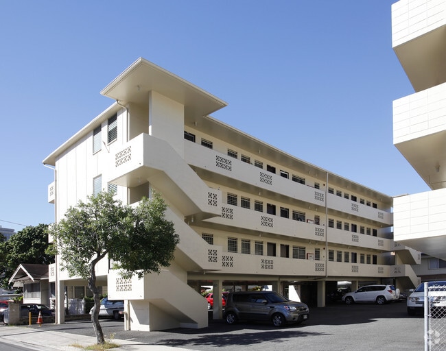 Building Photo - 830 Birch St