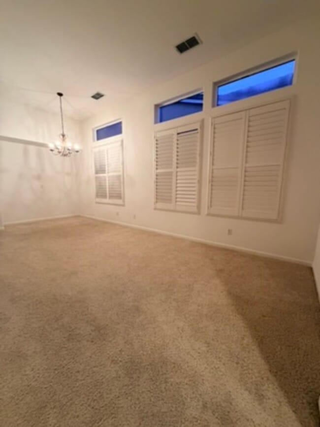 Building Photo - Bright & Spacious 4BD/3BA Home with Downstairs Bed/Bath in Elk Grove