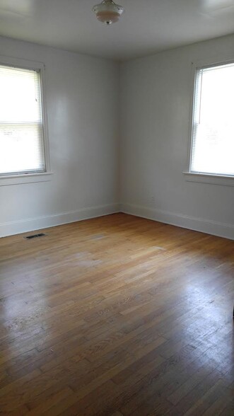 Building Photo - 130 Leavenworth St