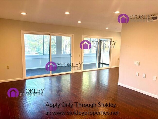 Building Photo - 1200 Singingwood Ct