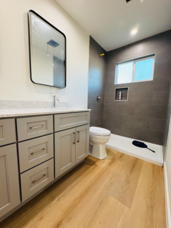 Building Photo - 5037 Kenmore Dr