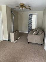 Building Photo - 18 Seminary Ave