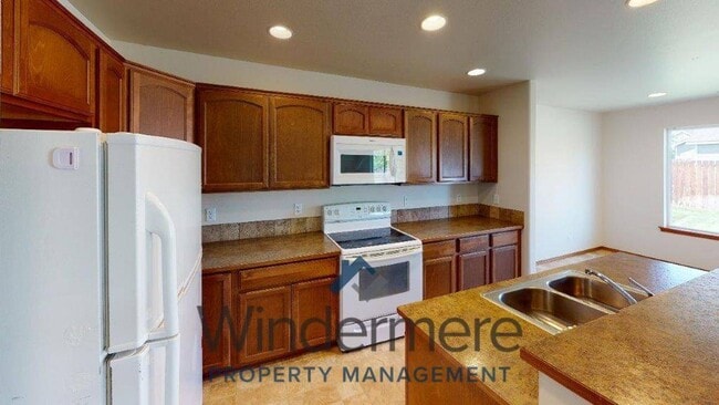 Building Photo - 2106 S Quillan St