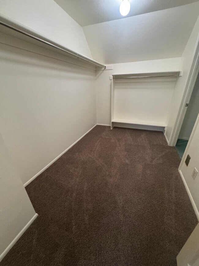 Building Photo - Incredible West Jordan home for rent!
