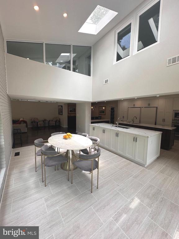 Building Photo - 6005 Neilwood Dr