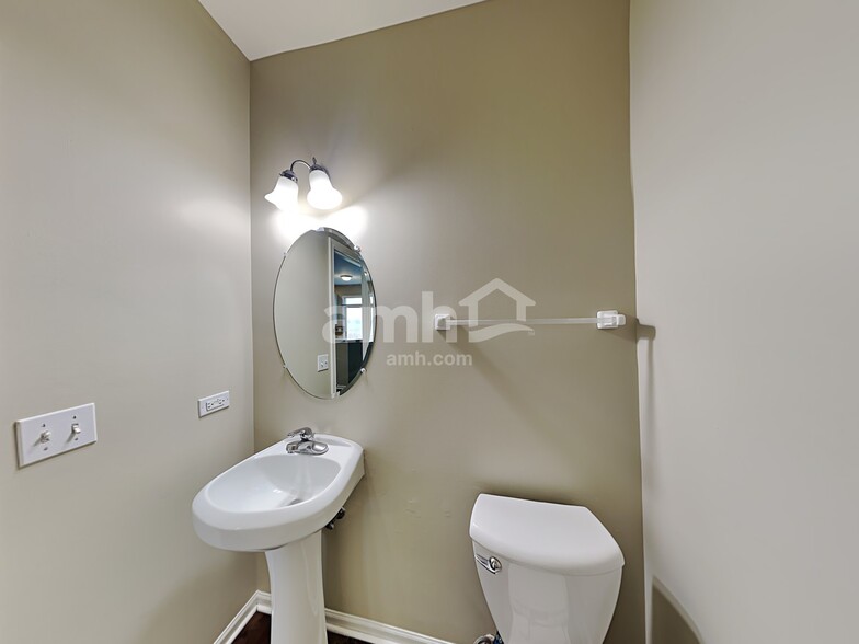 Building Photo - 16640 Borio Dr