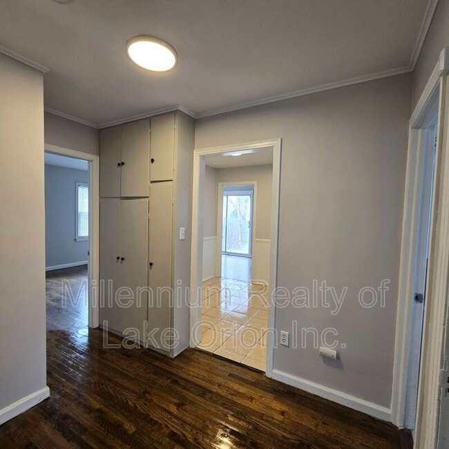 Building Photo - 715 Kenilworth Ave