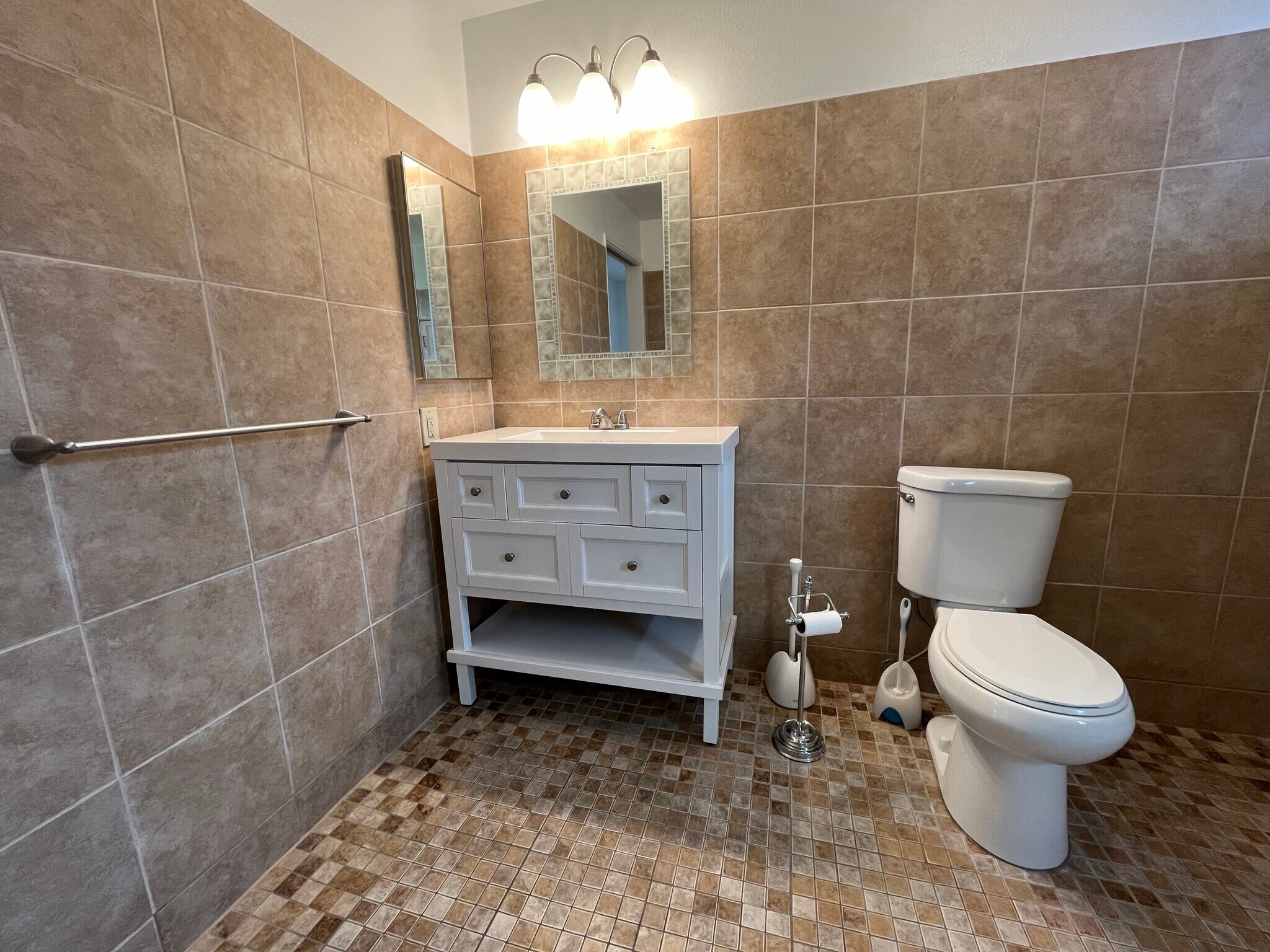 Building Photo - 1414 Sweetbriar Cir
