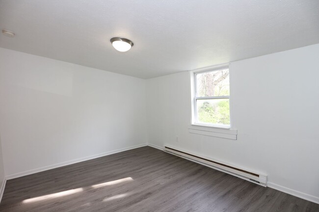 Building Photo - 033