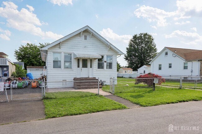 Primary Photo - 11 S Livingston Ave