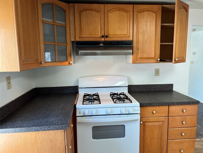 Building Photo - 4 Erie St