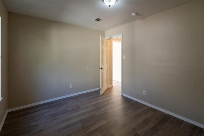 Building Photo - 5851 Southtown St